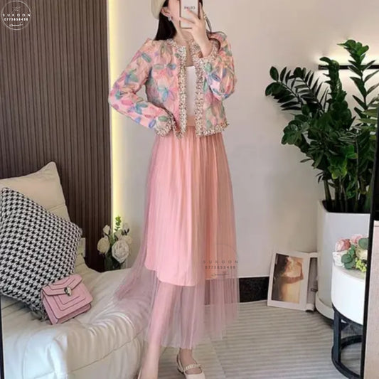 مجموعة لباس نسائي بتنورة و قميص انثوي و جذاب ensemble jupe avec veste très classe pour femme