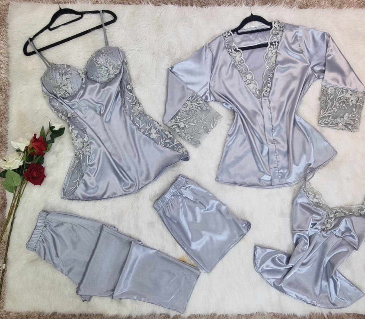 بيجامة نسائية جذابة من 5 قطع بالدانتيل و الساتان الناعم- Pyjamas 5pcs en dentelle et satin doux